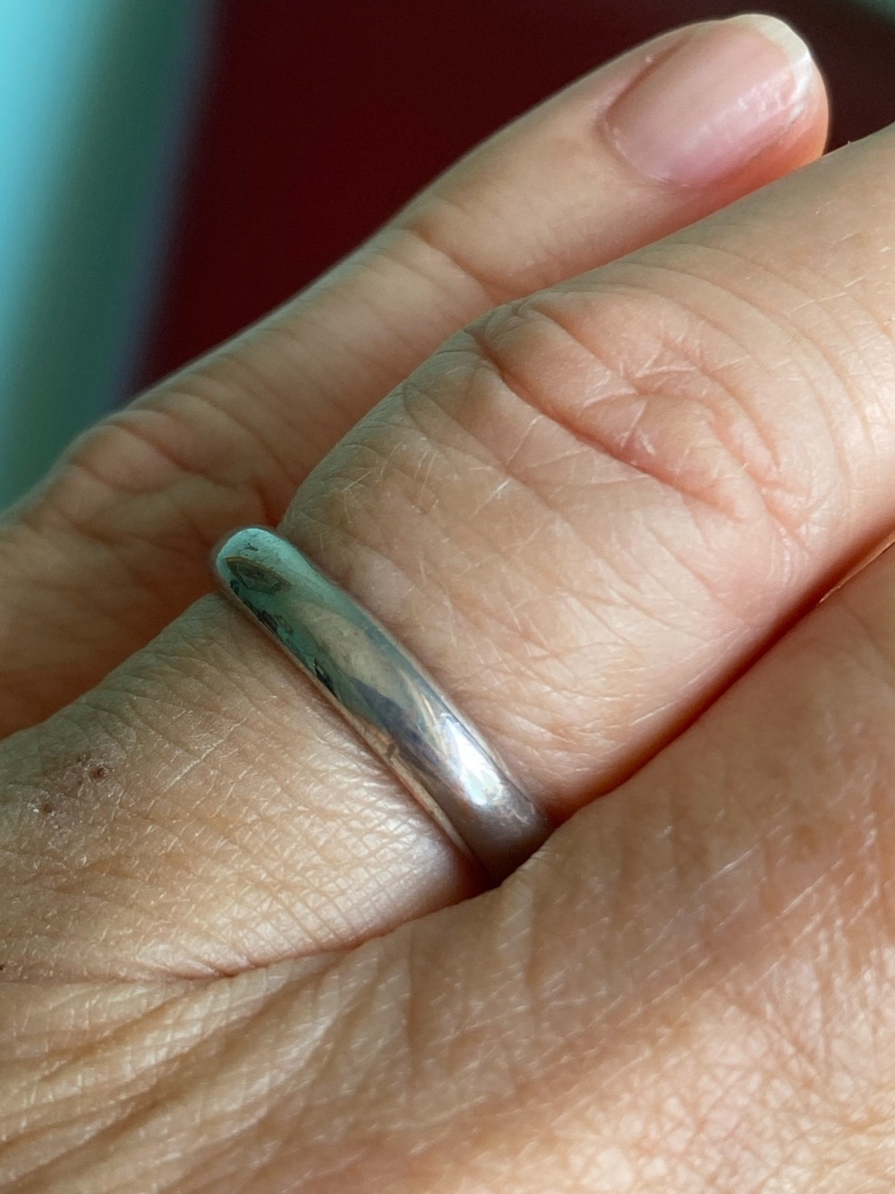 Unisex Classic Silver Tone Wedding Band Ring – Size 8